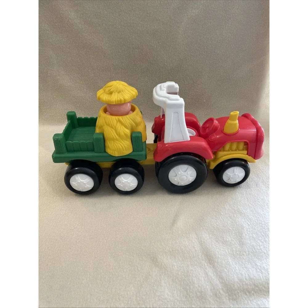 Fisher Price Little People Tow n Pull Farm Tractor Sounds Pop Up Pig 2007 Works